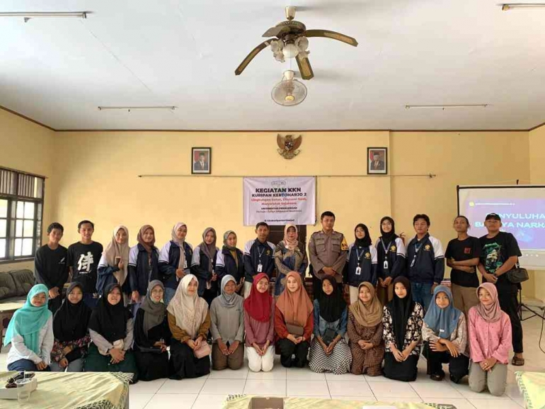 Tim Publikasi Kelompok KKN Kuripan Kertoharjo 2 Universitas Pekalongan
