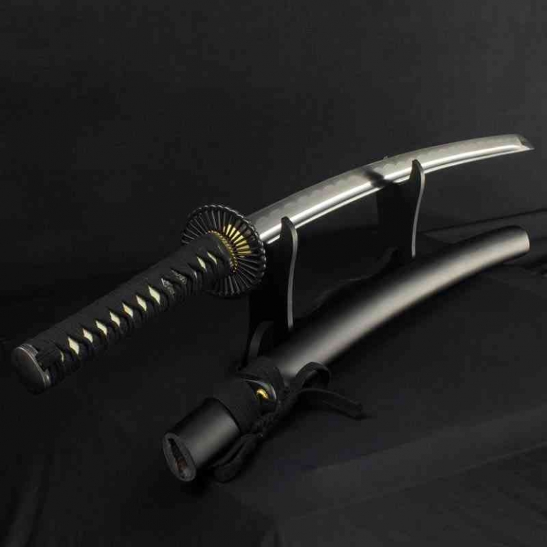 Sumber: Unsharpened Hand-Forged Katana - Real Samurai Sword - Japanese Display Weapons | KarateMart.com
