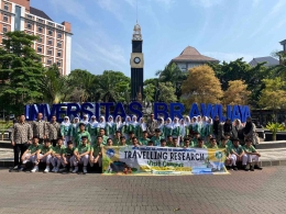 Sumber Gambar: Dok. Humas Sekolah (Murid-murid SMA Islam Al Azhar 18 Grand Wisata, melaksanakan Travelling Research di Universitas Brawijaya, Malang)