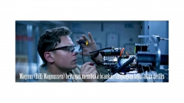 Magnus (Billi Magnussen) bertugas membuka brankas | tangkapan layar akun netflix
