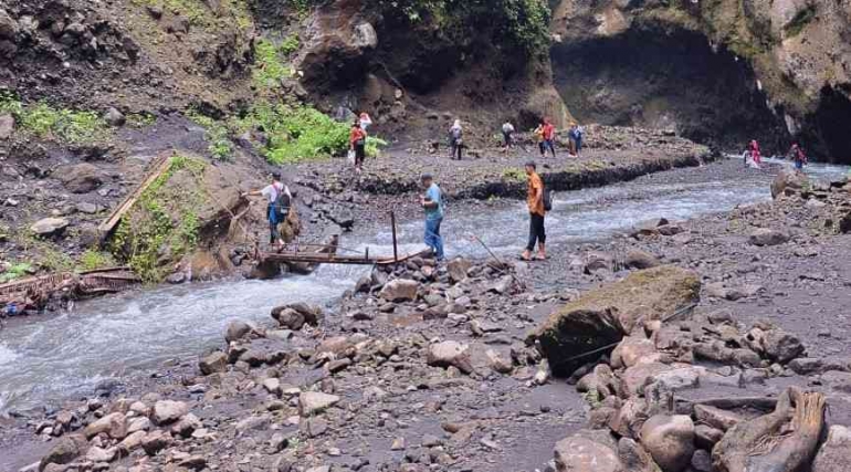 Jembatan kecil nan indah (dokpri)