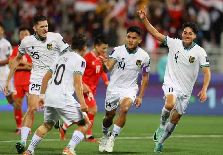 Selebrasi gol penalti Asnawi ke gawang Vietnam. (Foto: Reuters)