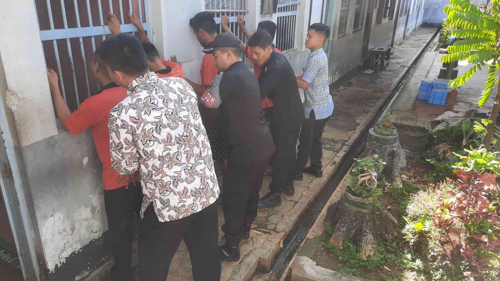 Lapas Batang Gencar Cegah Gangguan Kamtib Melalui Sidak Menyeluruh Di ...