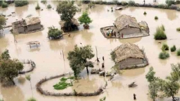 Salah satu dampak perubahan iklim, kekeringan di satu tempat sementara tempat lain banjir (dok foto: bbc.com)
