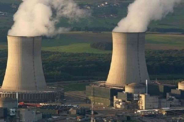 Ilustrasi: Pembangkit listrik tenaga nuklir. Sumber: Kompas.com/AFP 