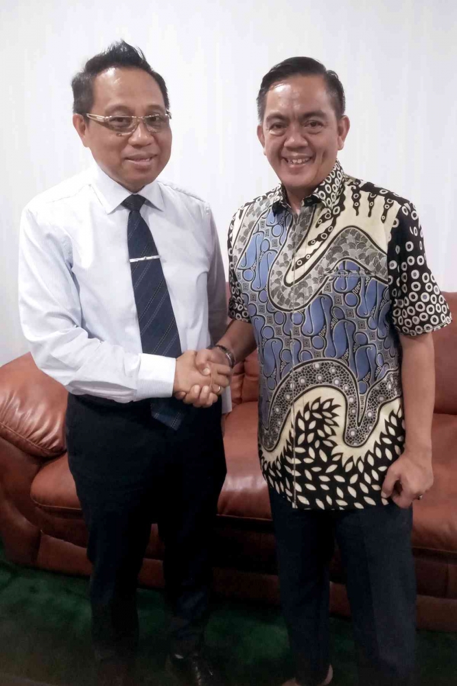 Silaturrahmi Ketua Umum IKA FP-UMI kepada Rektor Universitas Muslim Indonesia Makassar. Photo by : Ipoel. (24/01).