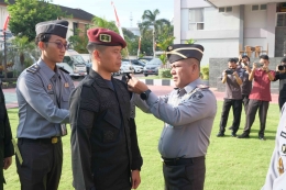 Penyematan Handbadge Satopspatnal Pas/Dok Lapas Sumbawa Besar