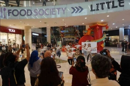 Flashmob di Kota Kasablanka. (Dok. Humas Otorita Ibu Kota Nusantara)