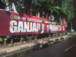 Posko Pemenangan Ganjar-Mahfud dibilangan jalan Jenderal Sudirman Makassar. Photo by Ipoel. (28/01).