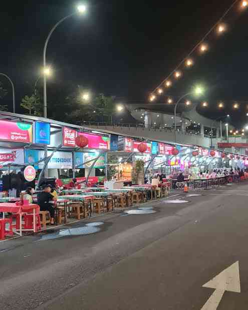 Tampak Kuliner Malam Pasar Modern Cisauk (Gambar: Rangga)