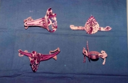 gb. 3 Klat bahu untuk tari putra dan putri sungging terbuat dari kulit kerbau(ft. koleksi Dokumentasi Seni STSI Surakarta)