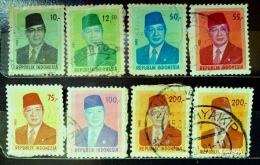 Perangko Definitif Bergambar Presiden Soeharto cetakan 1980-an | @kaekaha 