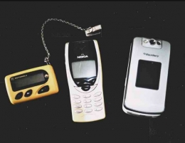 Benda telekomunikasi yang hits pada zamannya | Dok Pribadi
