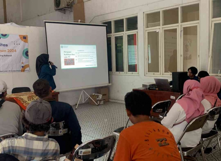 Presentasi Penyuluhan BUDIDAMBER oleh Kartika (Mahasiswa Fakultas Perikanan dan Kelautan, Universitas Airlangga) | Dokpri