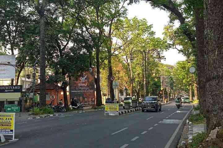 Jalan Dago Bandung (Foto: Sopiyani Solihah) 