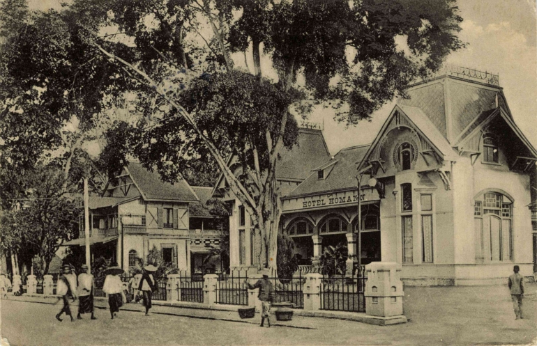 Suasana Hotel Savoy Homann Bandung pada Tahun (1915) Sumber: Digital Collection Leiden.