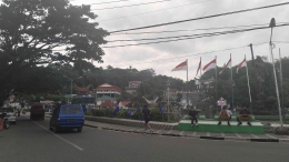Jalur Trans Sulawesi yang mengitari Plaza Kolam Makale. Sumber: dok. pribadi