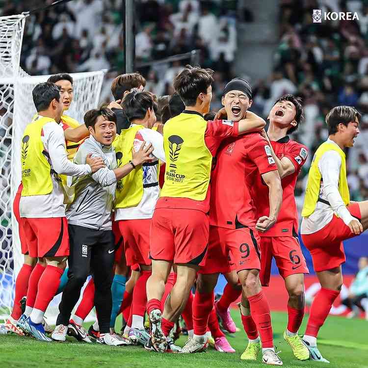 Timnas Korea Selatan selebrasi setelah mencetak gol pada babak 16 besar (instagram.com/thekfa)