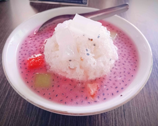 Es buah, camilan sekaligus dessert yang terdiri dari aneka potongan buah (dokpri)