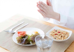 Menguasai Seni Makan: Panduan Mindful Eating untuk Kontrol Porsi | ilovelife.co.id