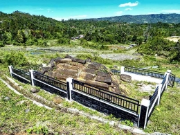 Tampilan batu Basiha di Desa Sibodiala, Balige Toba (Foto: calderatobageopark.org)