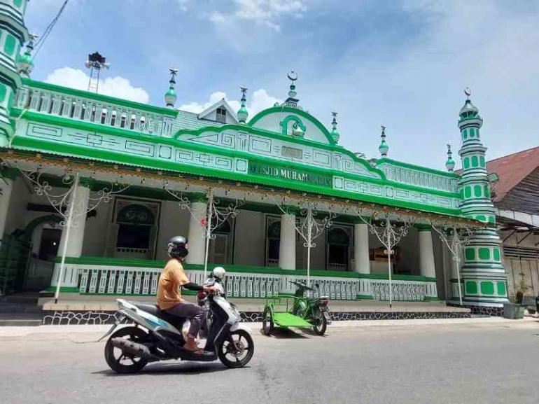 Mesjid Muhammadan atau dikenal dengan Mesjid India di kota Padang ( foto: Huda Putra)