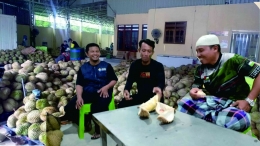 Para Penikmat Durian/dok. pri