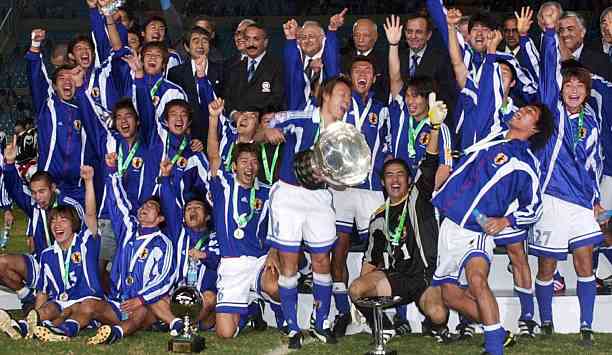 Jepang menjadi juara Piala Asia tahun 2000 di Lebanon. Sumber: getty images (The Asahi Shimbun)