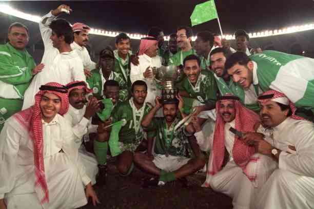 Arab Saudi yang menjadi juara Piala Asia 1996 di UEA. Sumber: getty images (Matthew Ashton)