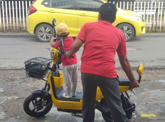 Naik Sepeda Listrik untuk Kesana-kemari | @kaekaha