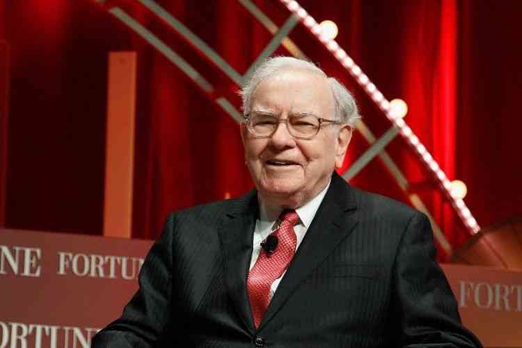 Warren Buffet, Tokoh dunia yang menjadi inspirasi banyak orang dalam menerapkan gaya hidup hemat (Sumber Foto: Kompas.com)