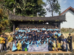 Implementasi Kurikulum Merdeka, Siswa SMP Plus Al Ghifari Lakukan Kunjungan Budaya ke Kampung Naga (Foto: Dokpri)