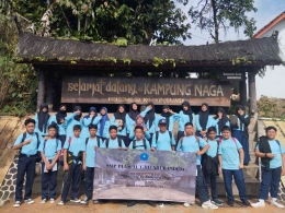 Implementasi Kurikulum Merdeka, Siswa SMP Plus Al Ghifari Lakukan Kunjungan Budaya ke Kampung Naga (Foto: Dokpri)
