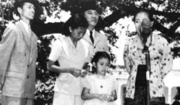 Pak Kasur dan Presiden Soekarno di Ultah Megawati ke 7 (Sumber : Merdeka.com)