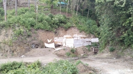 Bekas camp pekerja proyek jalan ke Simbuang yang ditinggalkan pekerja. Sumber: dok. pribadi