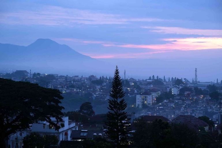 Suasana Kota Bandung (Sumber: Pixabay.com/hartono subagio)