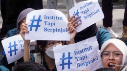 Demo menentang pinjol di ITB|dok. Tribun Jabar/Gani Kurniawan