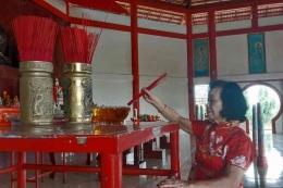 Input sumber gambar Melihat Perayaan Imlek di Klenteng Bao An Gong Sumbawa Sabtu (10/2/2024) (Susi Gustiana) Kompas.com