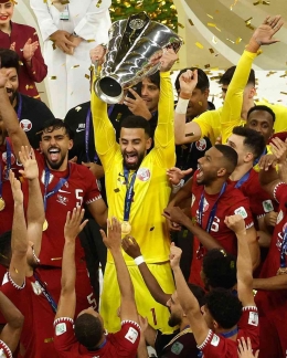 Momen saat para pemain Qatar merayakan juara setelah menang atas Jordan di laga final. Gambar: instagram/qfa