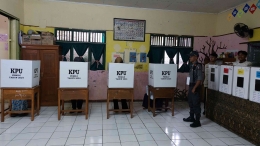 Local Photo (2024) by. eep, momen pemungutan suara Pemilihan Presiden dan anggota leguslatif