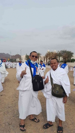 Tour Leader (Ust. Dr. Ir. Jamaaluddin, MM.) dan Muthowif (Ust. Handono, LC) (Doc-Jml)