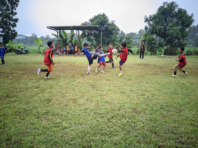 Turnamen sepak bola anak desa Cilandak.dokpri