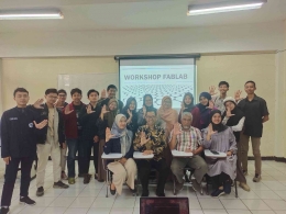 Dokumentasi bersama seluruh peserta Workshop FabLab (dokpri)