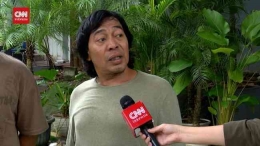 Komeng saat diwawancarai CNN Indonesia | Foto CNN