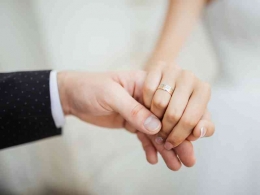 Ilustrasi : Dibutuhkan komitmen dalam pernikahan (sumber foto: Freepik/freepic.diller)
