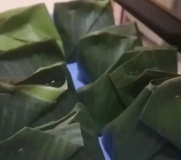 Biasanya bothok dibungkus daun pisang seperti ini (Sumber: instagram indah_novie)
