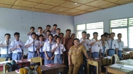 Foto bersama setelah melakukan supervisi akademik kepada salah satu calon guru penggerak di Tana Toraja. Sumber: dok. pribadi