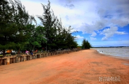 Pantai Nipah-nipah di Kabupaten Penajam Paser Utara, Kalimantan Timur | Sumber: Foto Desy Hani