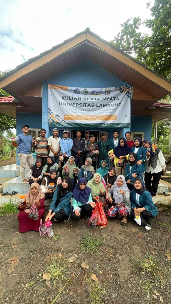 Foto Bersama Masyarakat Kampung Bengkulu Tengah/dokpri