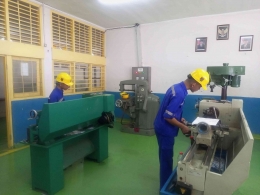 Uji kompetensi keahlian Jurusan Teknik Pemesinan SMK Angkasa 1 Jakarta (dok. pribadi)